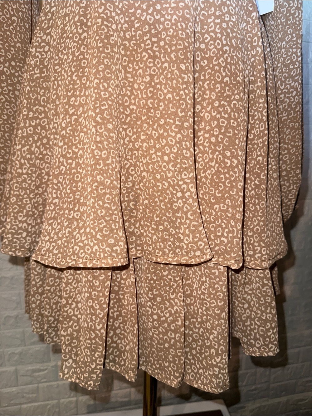 Japna Long Sleeve V-Neck Tiered Taupe Print Dress - Picture 4 of 9